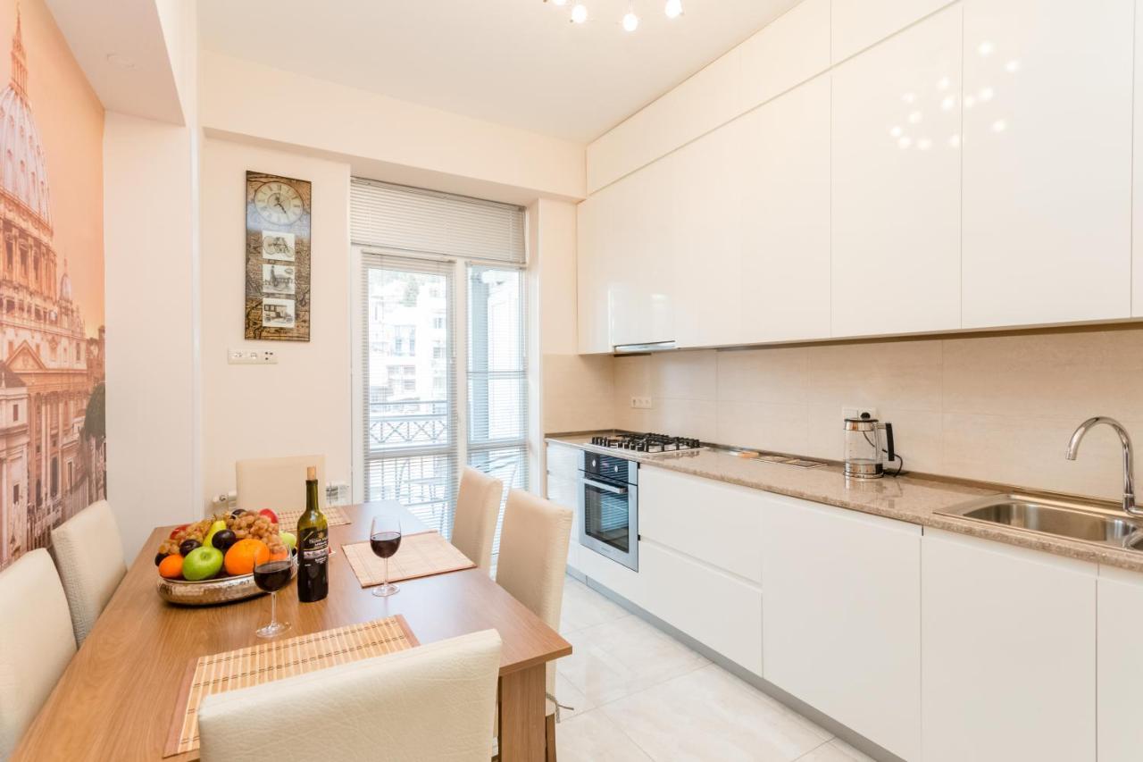 Downtown Two-Bedroom Apartment Ll Tbilisi Eksteriør bilde