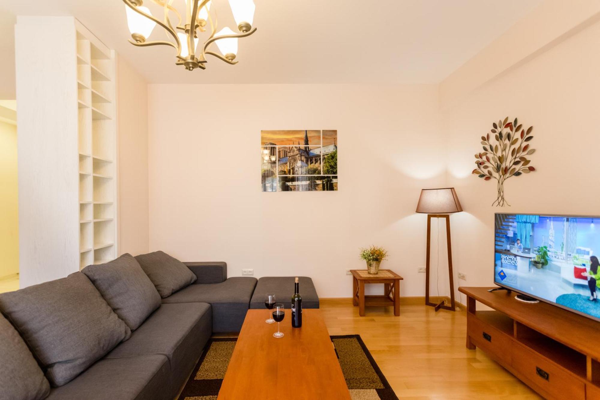 Downtown Two-Bedroom Apartment Ll Tbilisi Eksteriør bilde